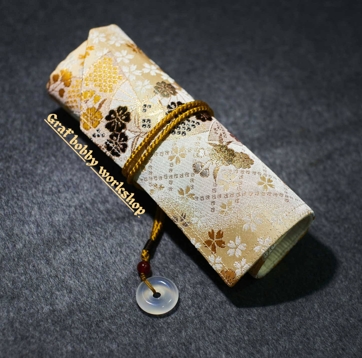 Traditional Nishijin-ori Pen Roll