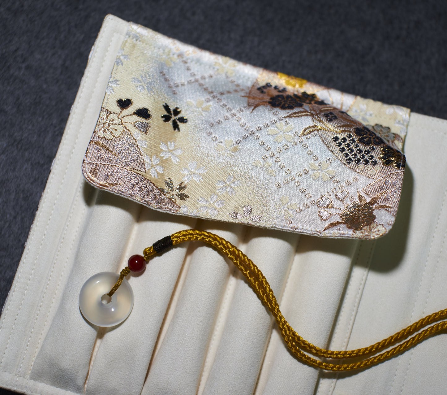 Traditional Nishijin-ori Pen Roll