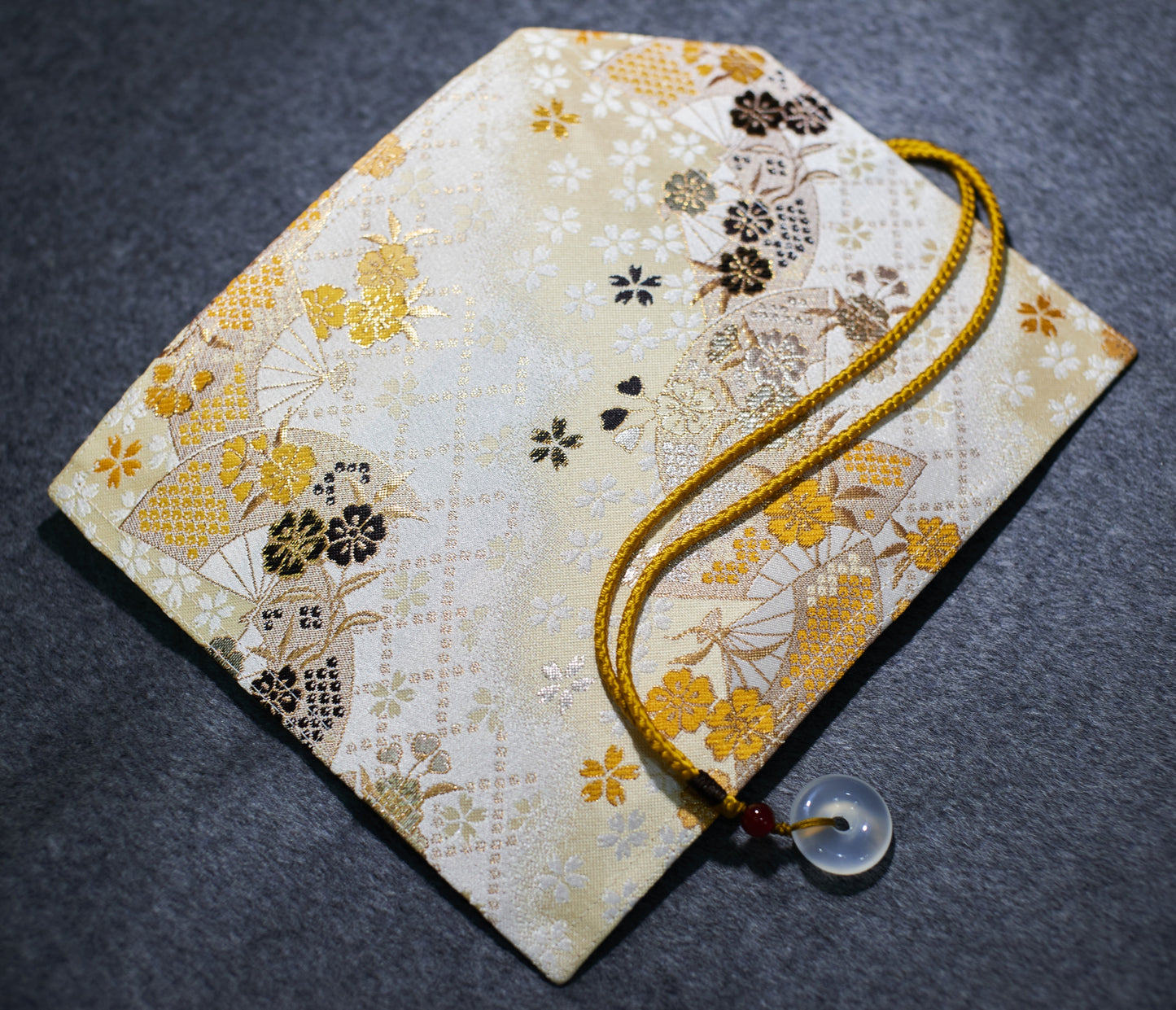 Traditional Nishijin-ori Pen Roll