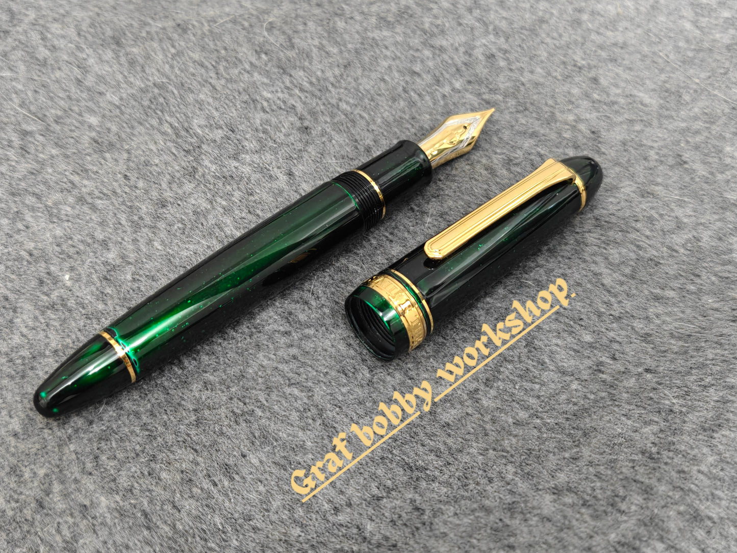 Sailor ProGear/1911L/King of Pen with Green Gem Sand