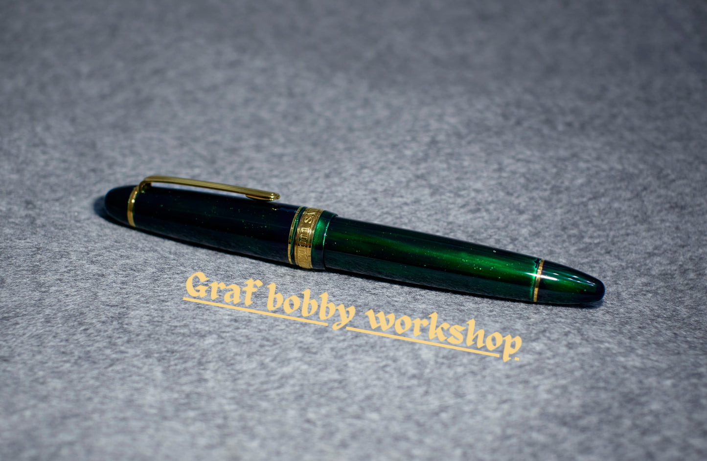 Sailor ProGear/1911L/King of Pen with Green Gem Sand