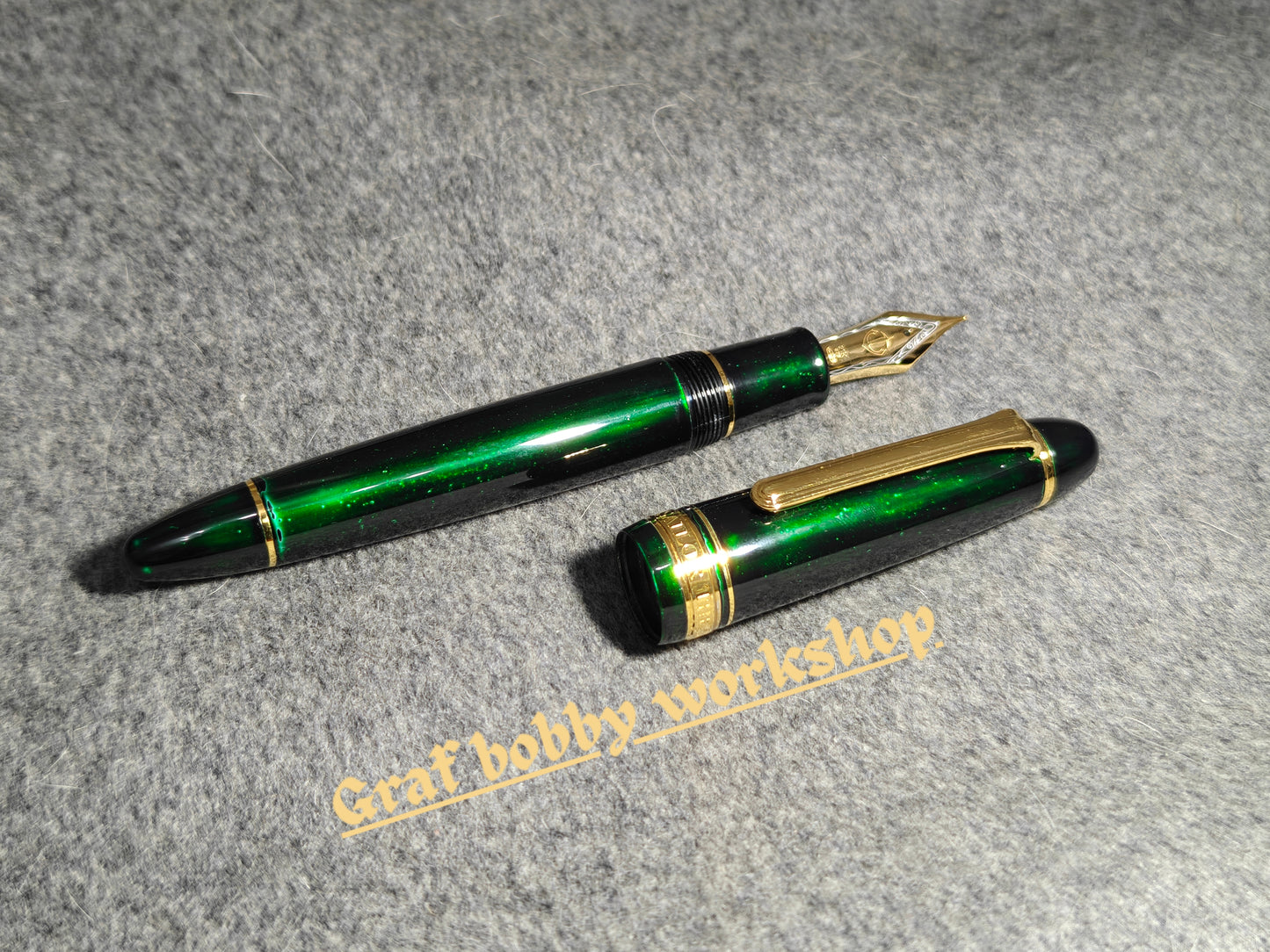 Sailor ProGear/1911L/King of Pen with Green Gem Sand