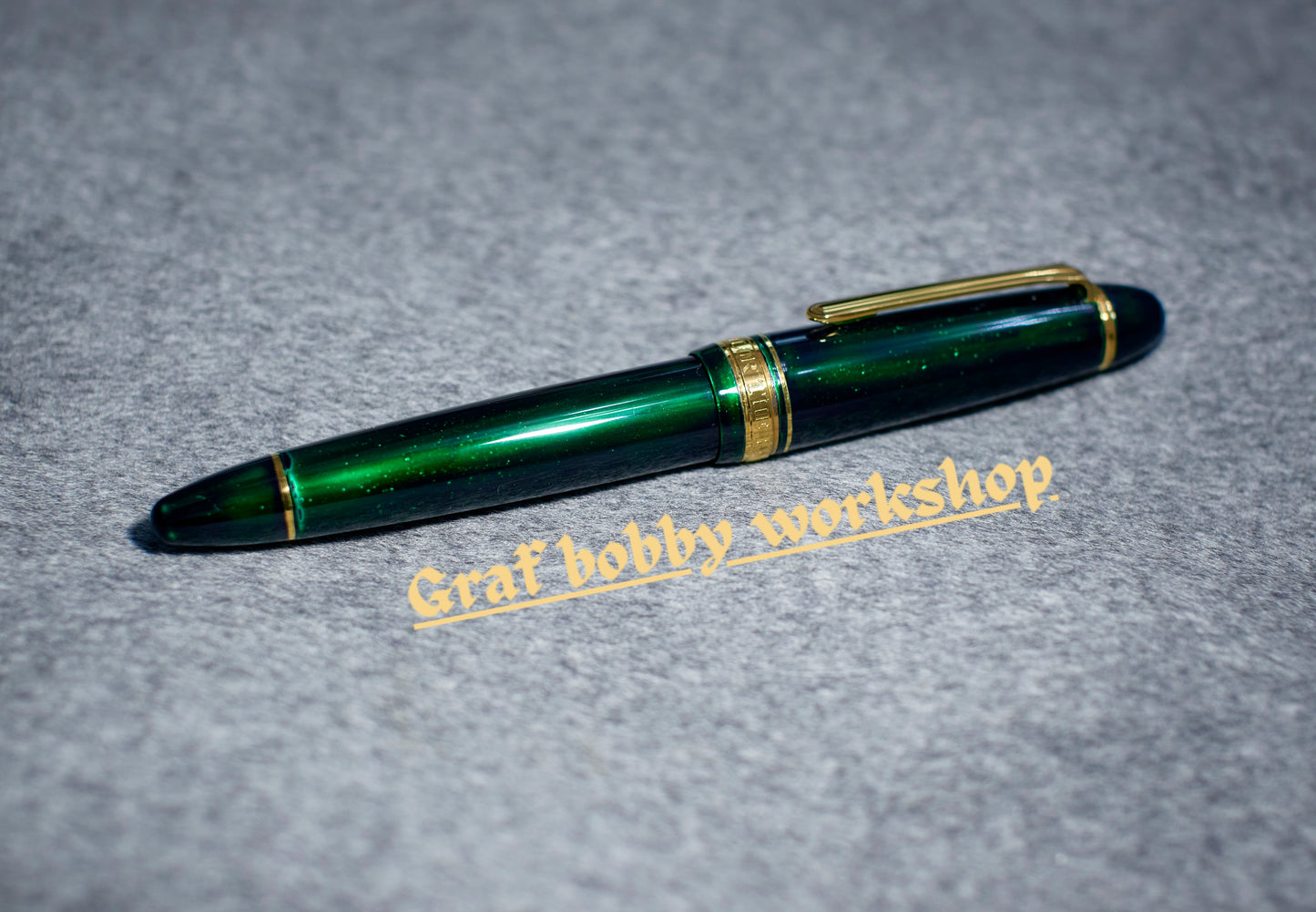 Sailor ProGear/1911L/King of Pen with Green Gem Sand
