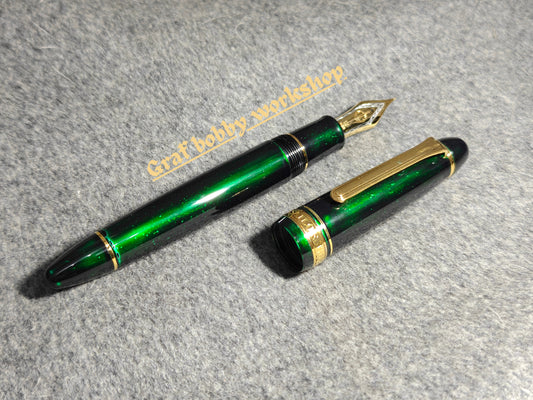 Sailor ProGear/1911L/King of Pen with Green Gem Sand